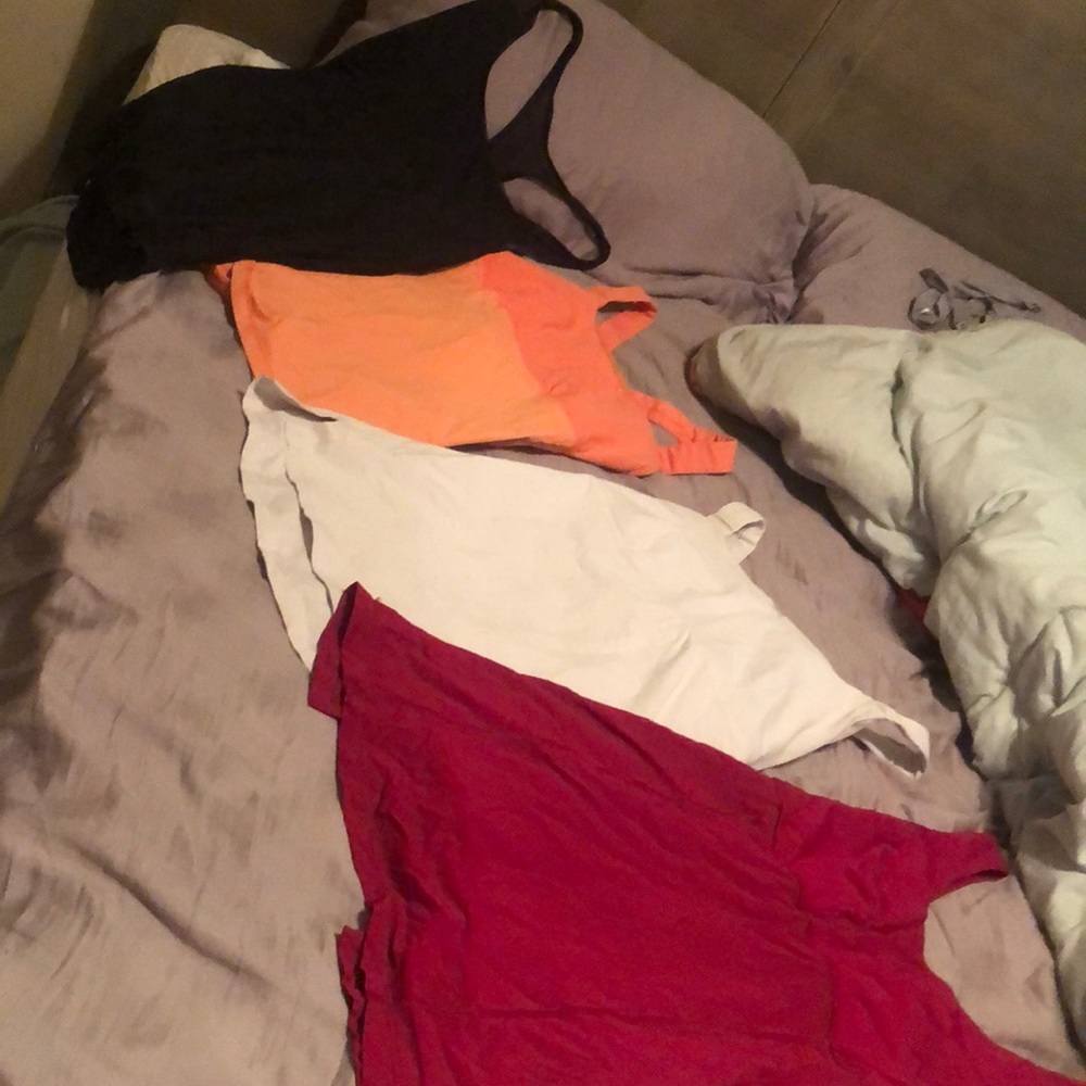 Lululemon and Nike tank bundle